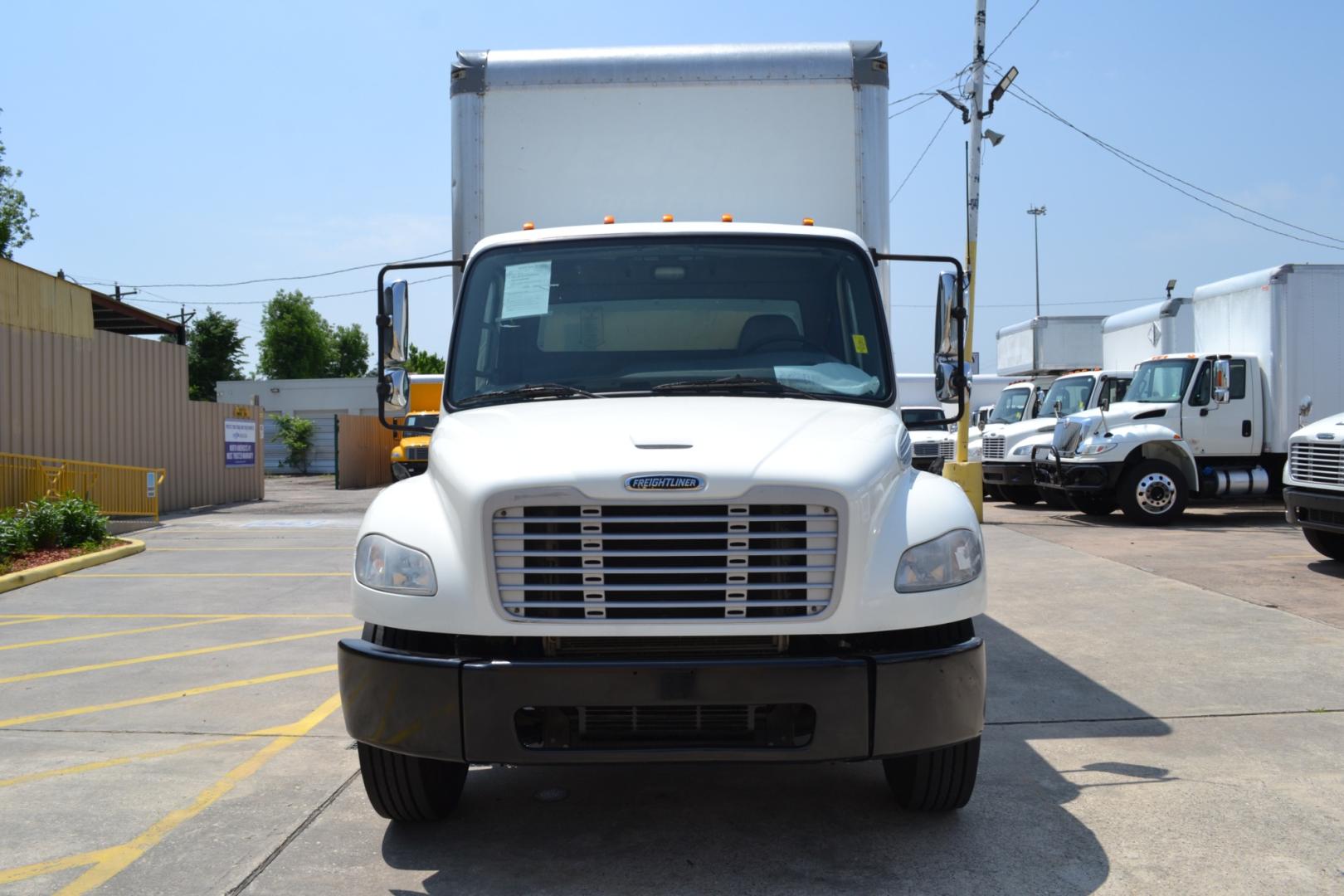 2017 WHITE /BLACK FREIGHTLINER M2-106 with an CUMMINS ISB 6.7L 220HP engine, ALLISON 2200RDS AUTOMATIC transmission, located at 9172 North Fwy, Houston, TX, 77037, (713) 910-6868, 29.887470, -95.411903 - Photo#1